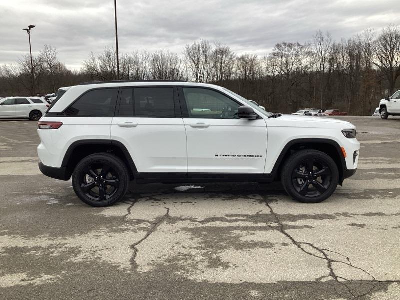 new 2025 Jeep Grand Cherokee car, priced at $41,395