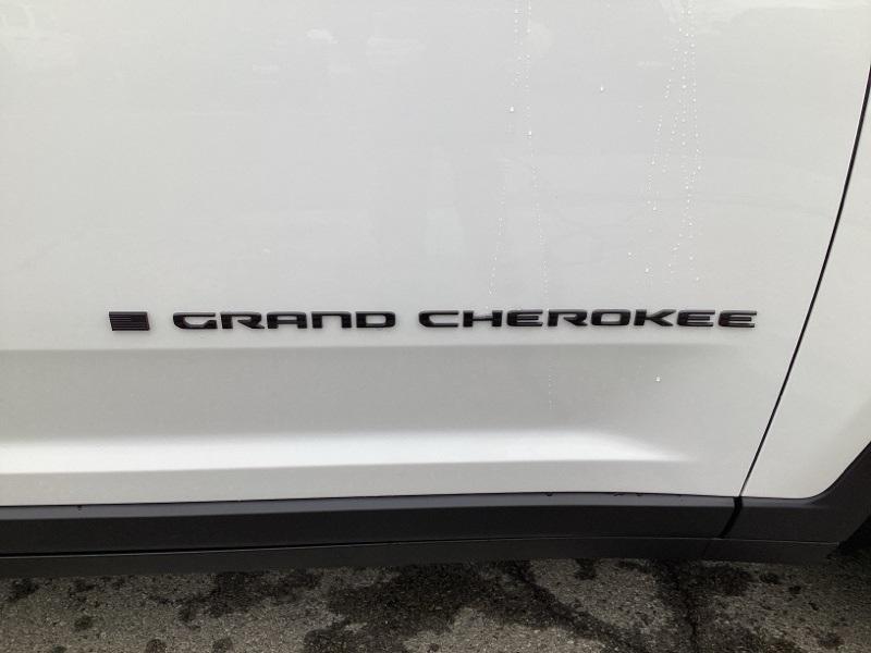 new 2025 Jeep Grand Cherokee car, priced at $41,395