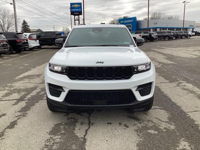 new 2025 Jeep Grand Cherokee car, priced at $41,395