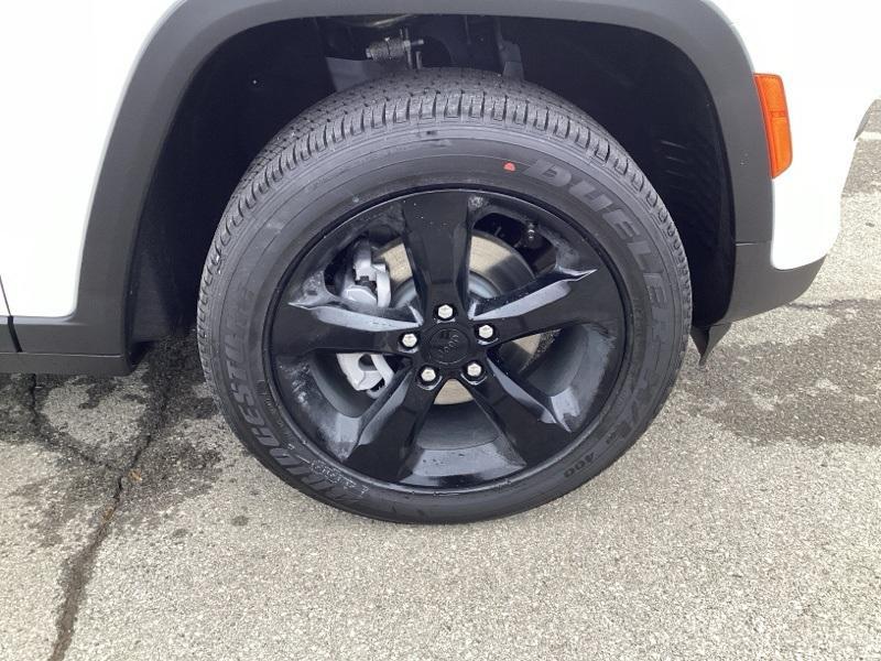 new 2025 Jeep Grand Cherokee car, priced at $41,395