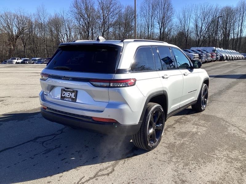 new 2025 Jeep Grand Cherokee car, priced at $41,795