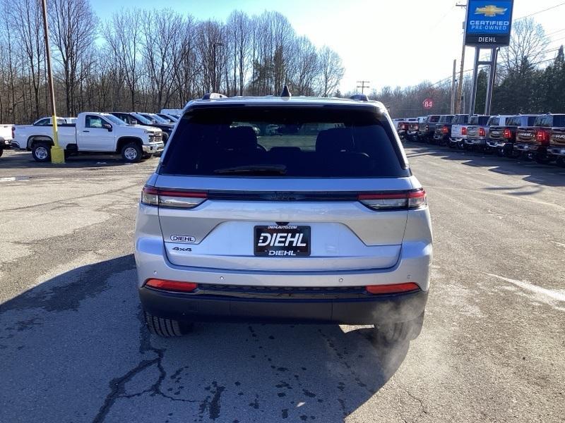 new 2025 Jeep Grand Cherokee car, priced at $41,795