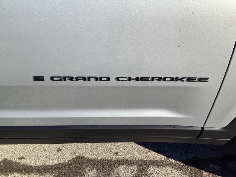 new 2025 Jeep Grand Cherokee car, priced at $41,795