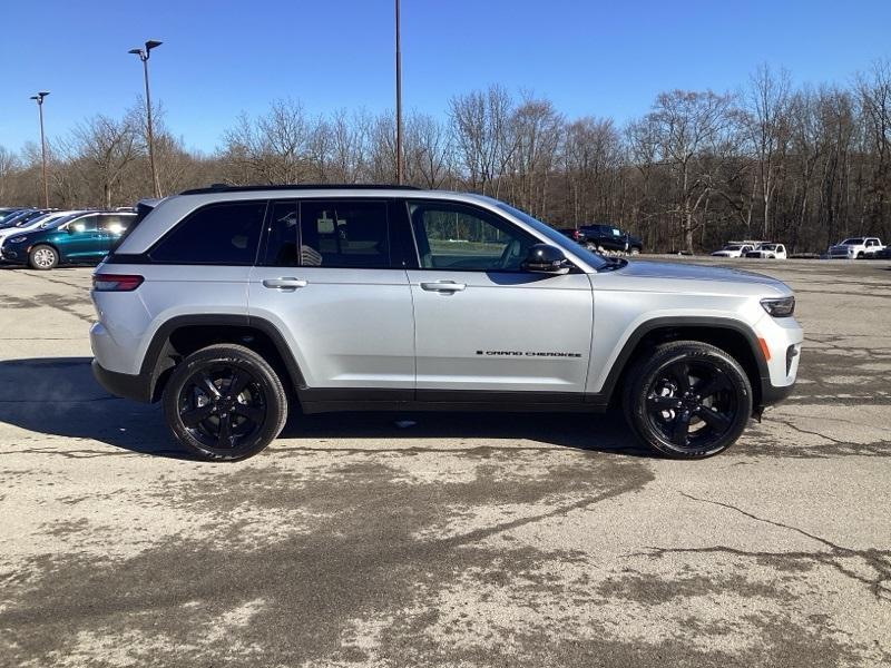 new 2025 Jeep Grand Cherokee car, priced at $41,795