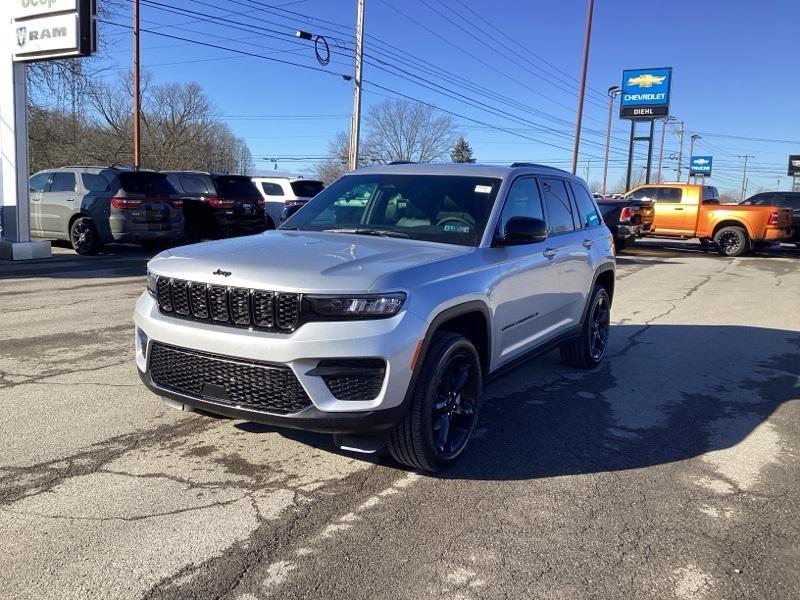 new 2025 Jeep Grand Cherokee car, priced at $41,795