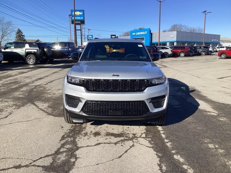 new 2025 Jeep Grand Cherokee car, priced at $41,795