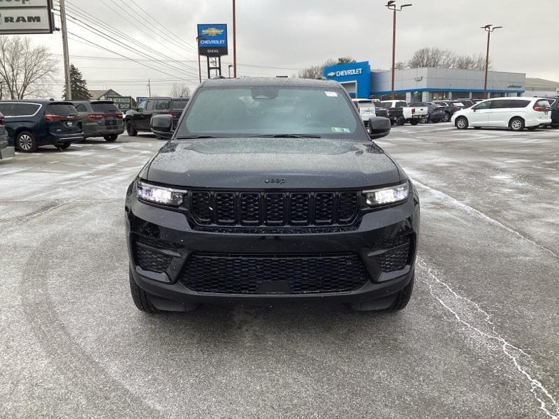 new 2025 Jeep Grand Cherokee car, priced at $40,481