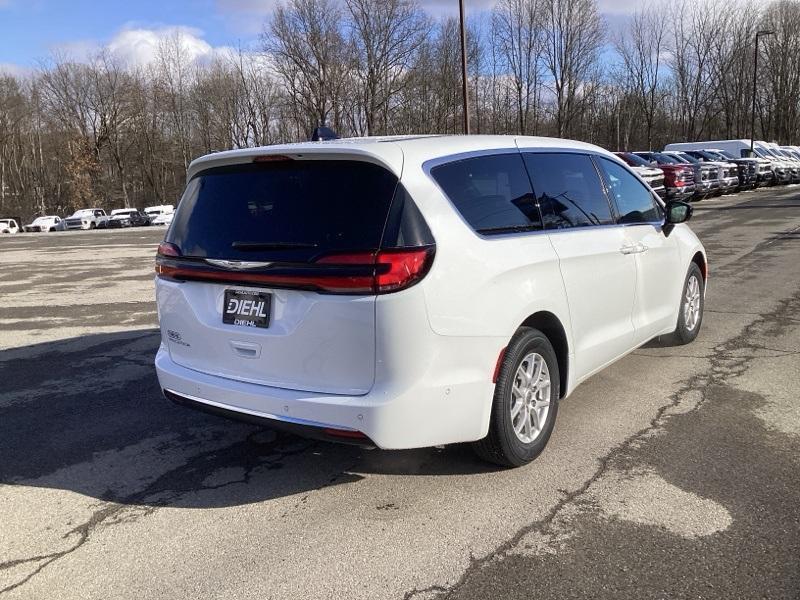 new 2025 Chrysler Pacifica car, priced at $41,925