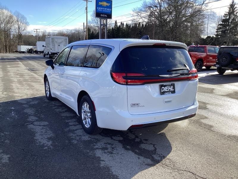 new 2025 Chrysler Pacifica car, priced at $41,925