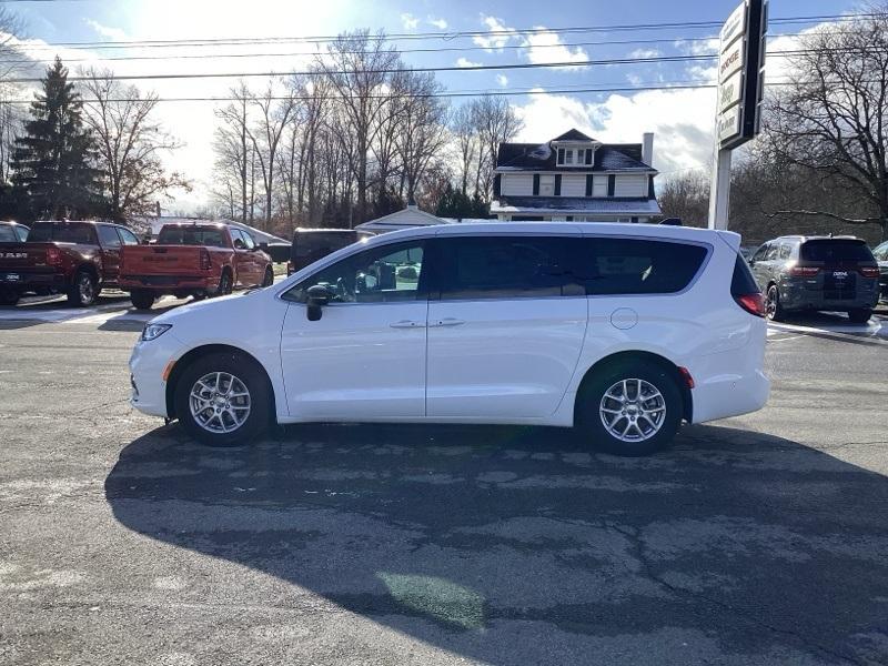 new 2025 Chrysler Pacifica car, priced at $41,925