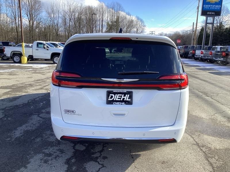 new 2025 Chrysler Pacifica car, priced at $41,925