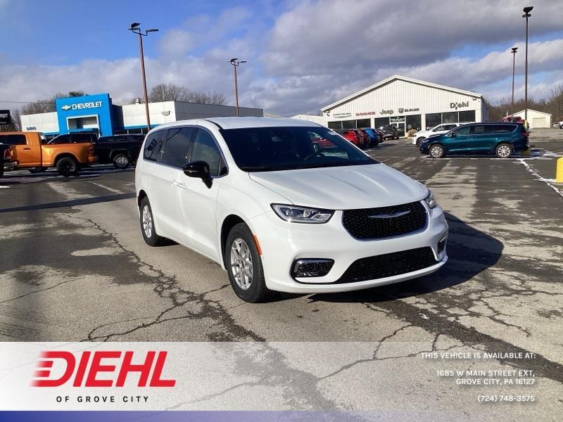 new 2025 Chrysler Pacifica car, priced at $41,925