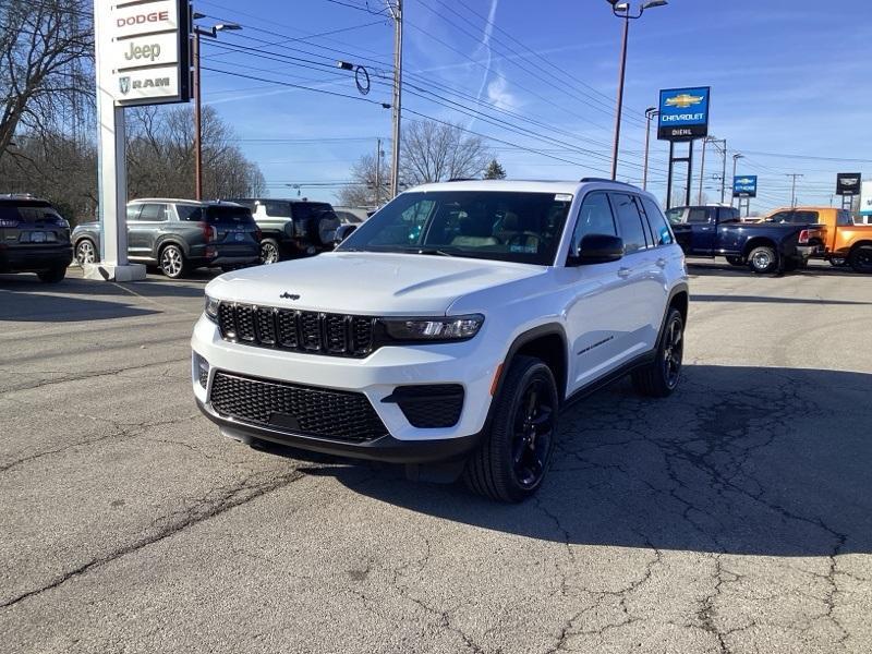 new 2025 Jeep Grand Cherokee car, priced at $41,395