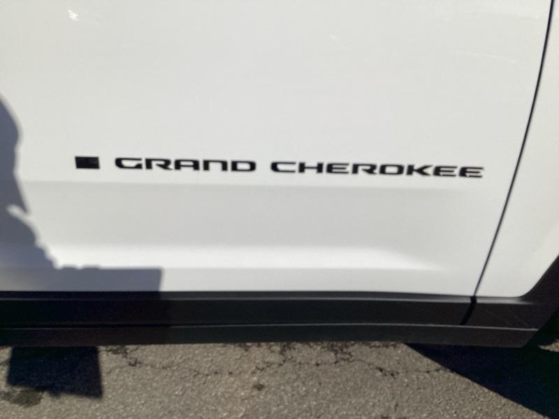 new 2025 Jeep Grand Cherokee car, priced at $41,395