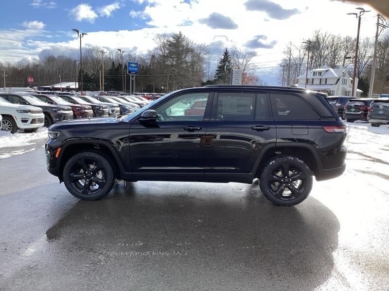 new 2025 Jeep Grand Cherokee car, priced at $45,180