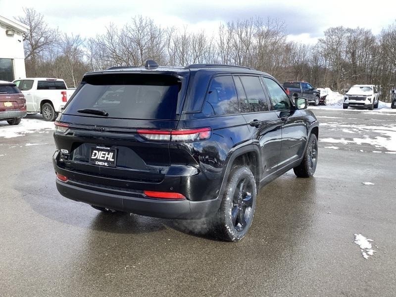 new 2025 Jeep Grand Cherokee car, priced at $45,180