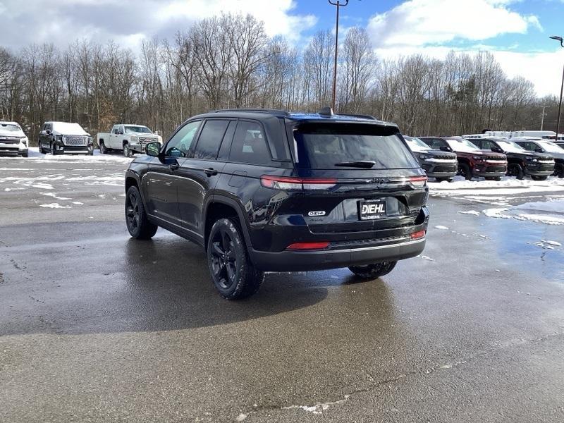 new 2025 Jeep Grand Cherokee car, priced at $45,180