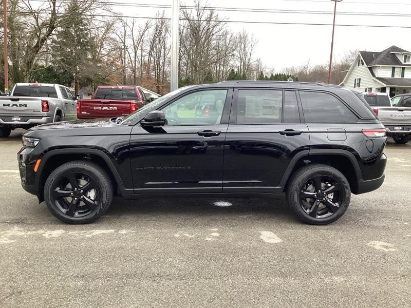 new 2025 Jeep Grand Cherokee car, priced at $47,535