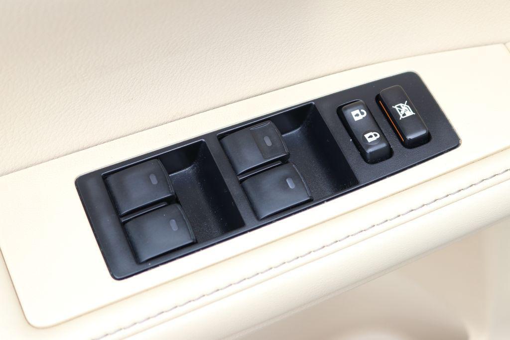 used 2013 Lexus ES 300h car, priced at $13,999