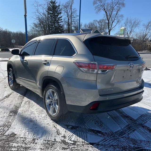 used 2015 Toyota Highlander car, priced at $21,490