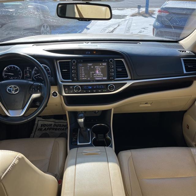 used 2015 Toyota Highlander car, priced at $21,490