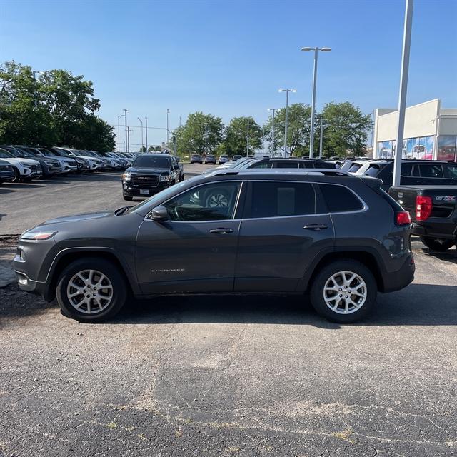 used 2015 Jeep Cherokee car, priced at $12,990