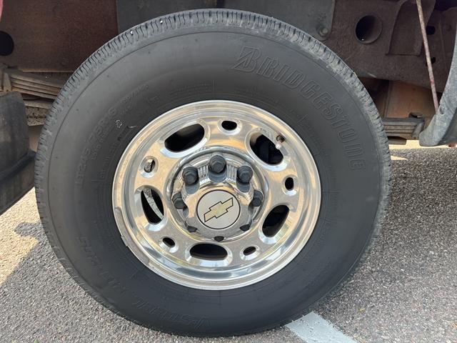 used 2005 Chevrolet Silverado 2500 car, priced at $11,990