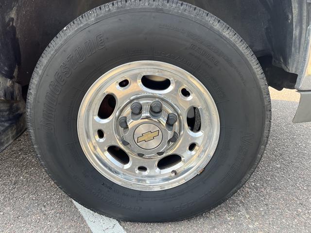 used 2005 Chevrolet Silverado 2500 car, priced at $11,990