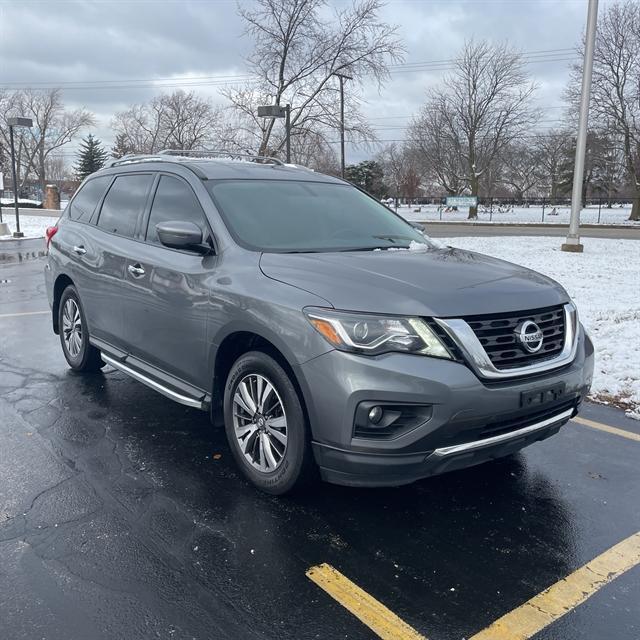 used 2020 Nissan Pathfinder car, priced at $18,490