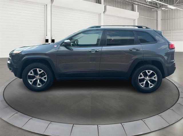 used 2015 Jeep Cherokee car, priced at $15,490