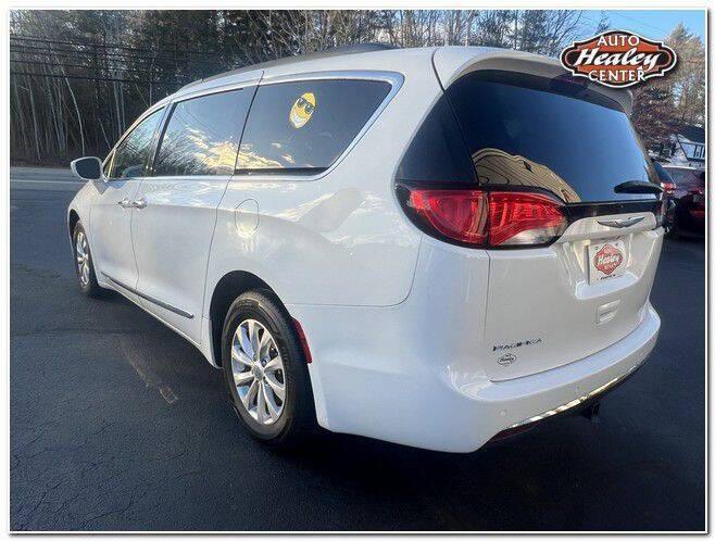 used 2017 Chrysler Pacifica car, priced at $13,995