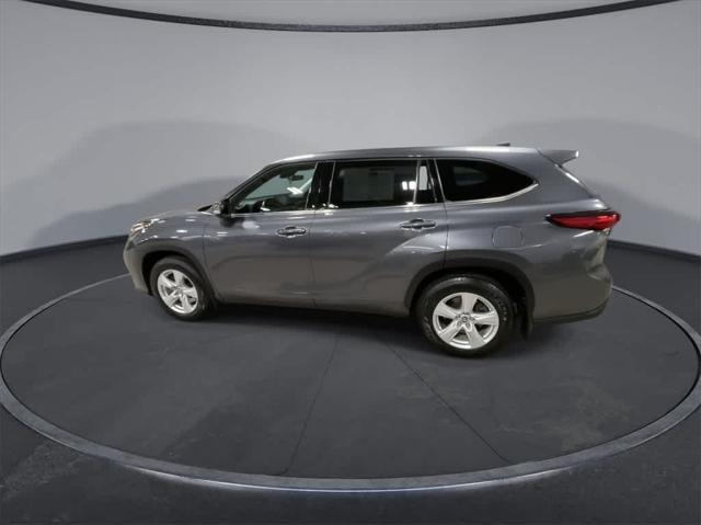 used 2021 Toyota Highlander car, priced at $27,700