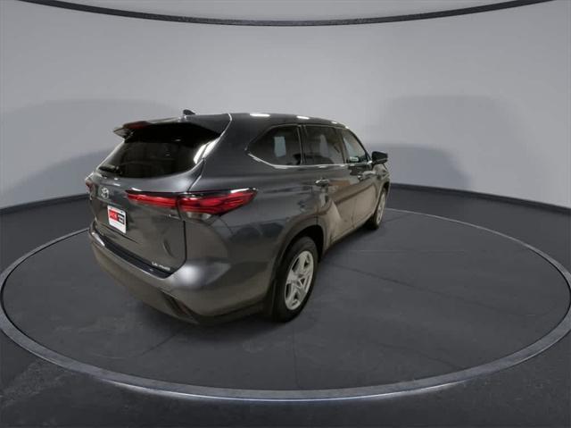 used 2021 Toyota Highlander car, priced at $27,700