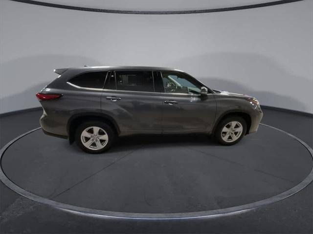 used 2021 Toyota Highlander car, priced at $27,700