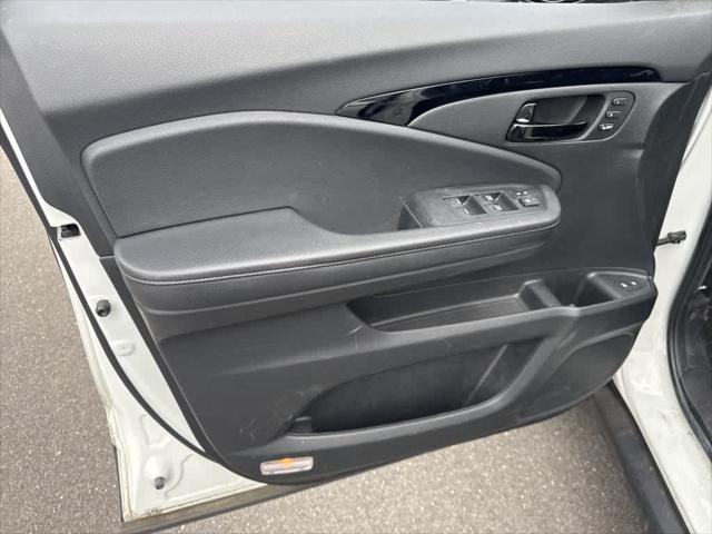 used 2022 Honda Passport car, priced at $32,692