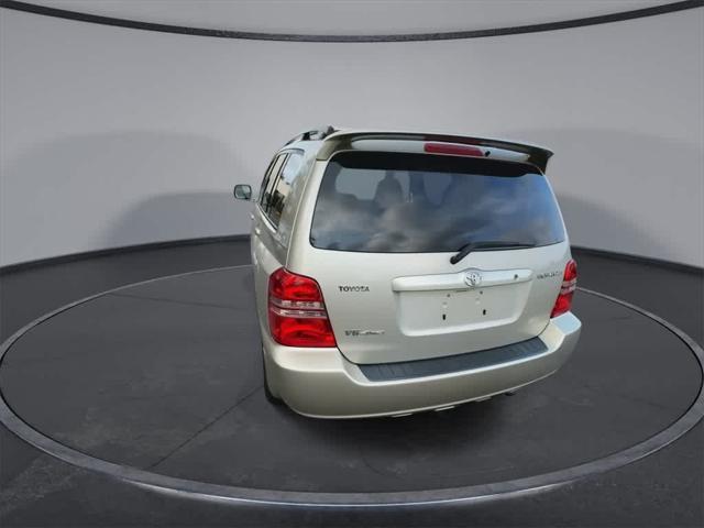 used 2002 Toyota Highlander car, priced at $5,999