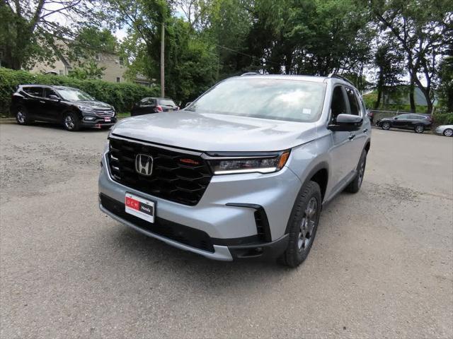 new 2025 Honda Pilot car, priced at $50,795