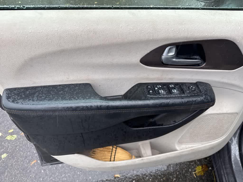 used 2017 Chrysler Pacifica car, priced at $13,266