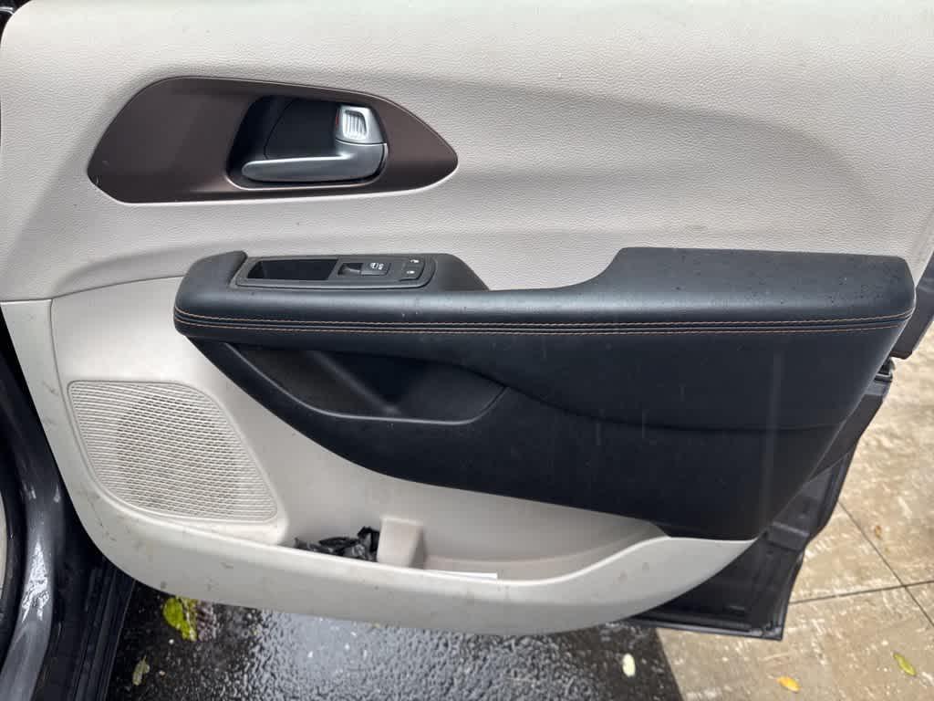 used 2017 Chrysler Pacifica car, priced at $13,266