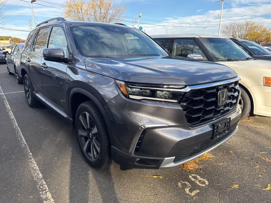 used 2025 Honda Pilot car, priced at $47,895