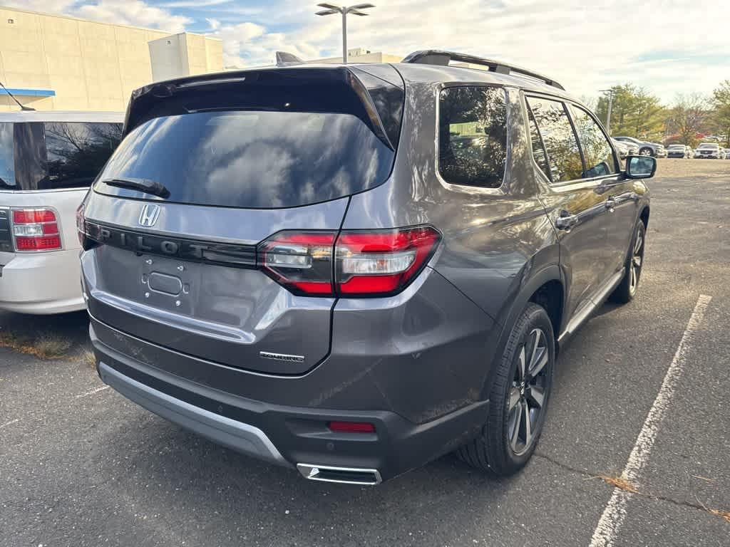 used 2025 Honda Pilot car, priced at $47,895