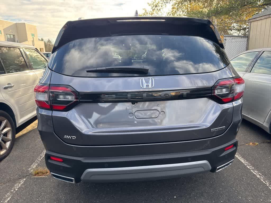 used 2025 Honda Pilot car, priced at $47,895