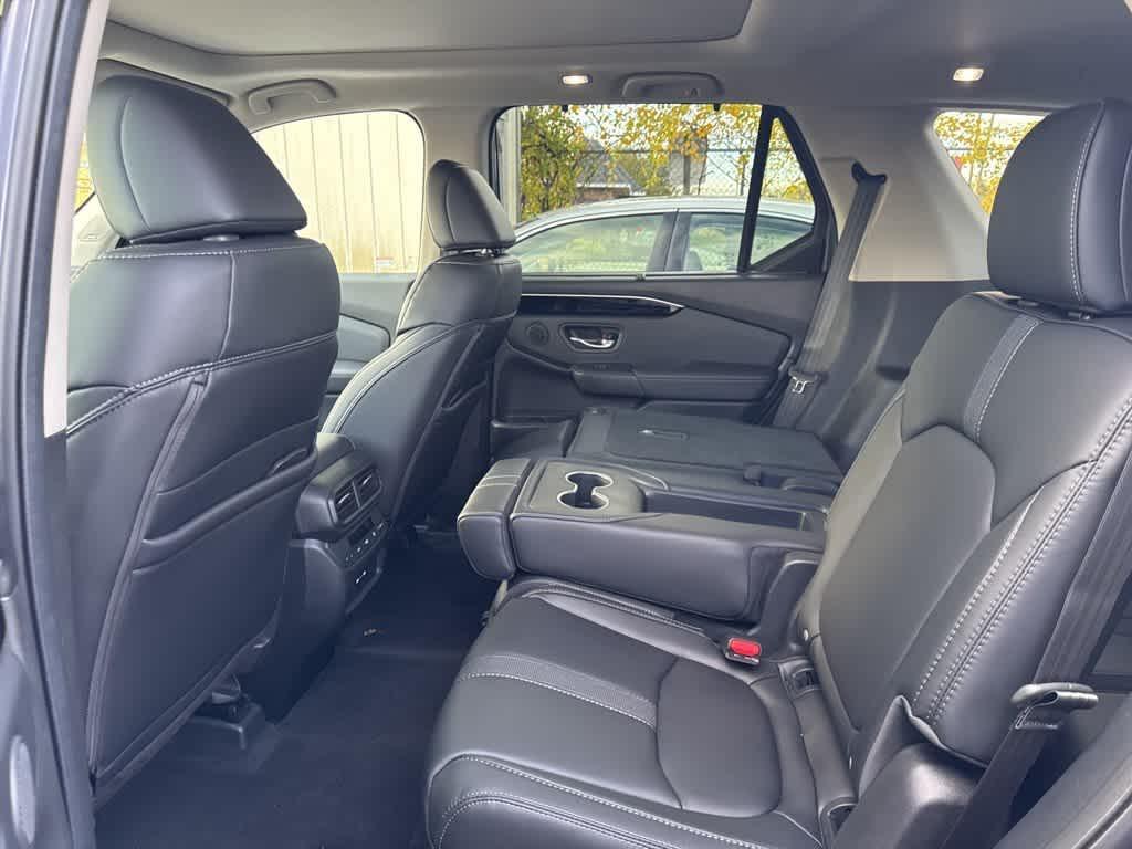 used 2025 Honda Pilot car, priced at $47,895