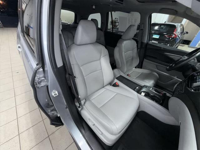 used 2022 Honda Pilot car, priced at $31,800