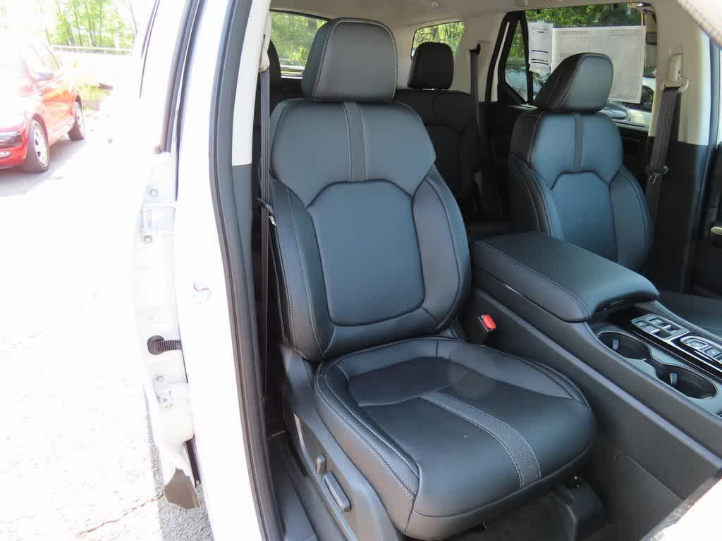 new 2025 Honda Pilot car, priced at $43,927