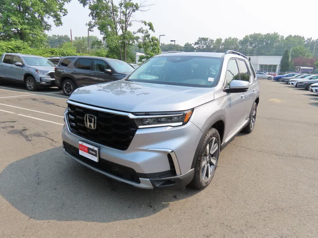 new 2025 Honda Pilot car, priced at $47,472