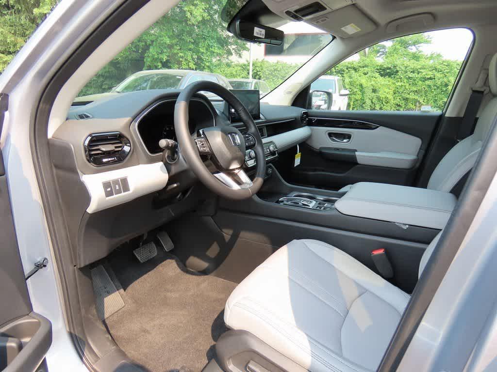 new 2025 Honda Pilot car, priced at $47,472