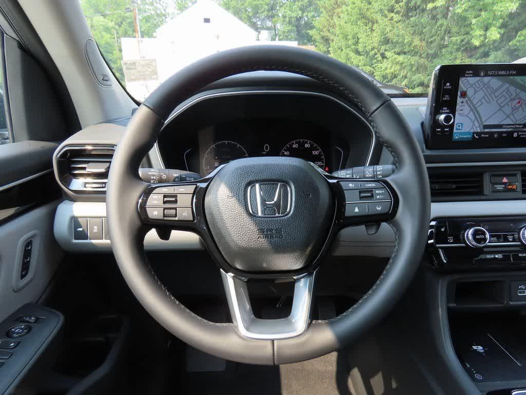 new 2025 Honda Pilot car, priced at $47,472