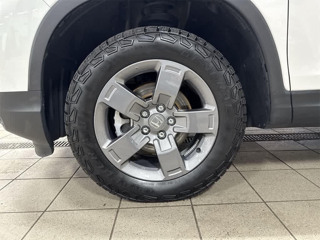 used 2025 Honda Ridgeline car, priced at $38,412