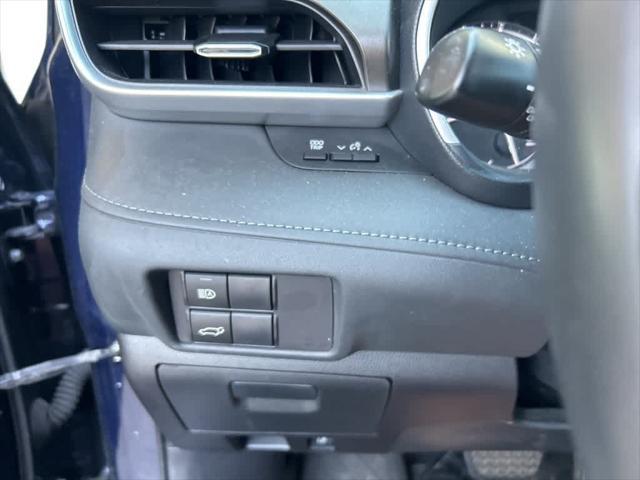 used 2022 Toyota Highlander car, priced at $39,677
